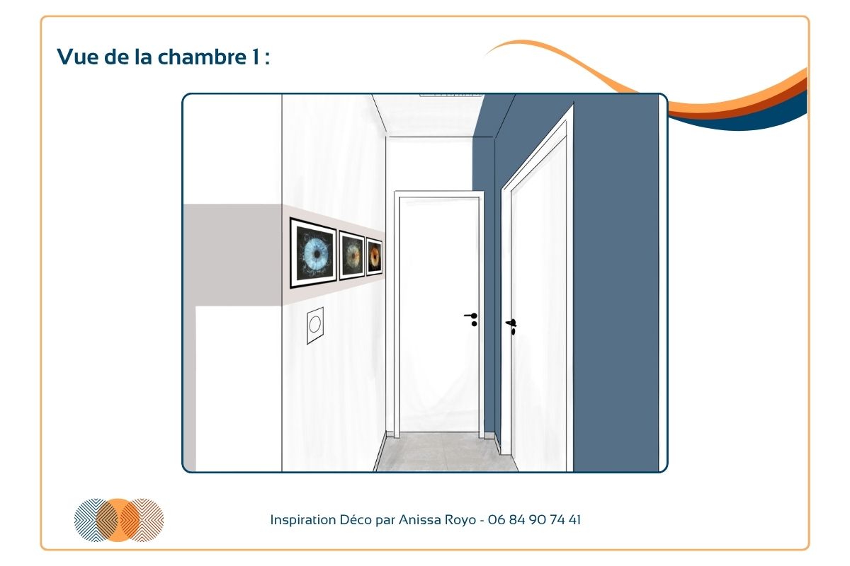 Mur bleu et cadre graphique dans l’entrée Mur bleu profond avec cadre graphique pour moderniser le couloir