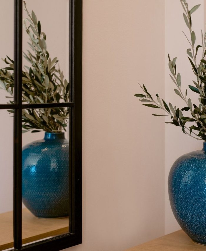 Une ambiance fraîche et naturelle pour une décoration estivale inspirée du style bord de mer.